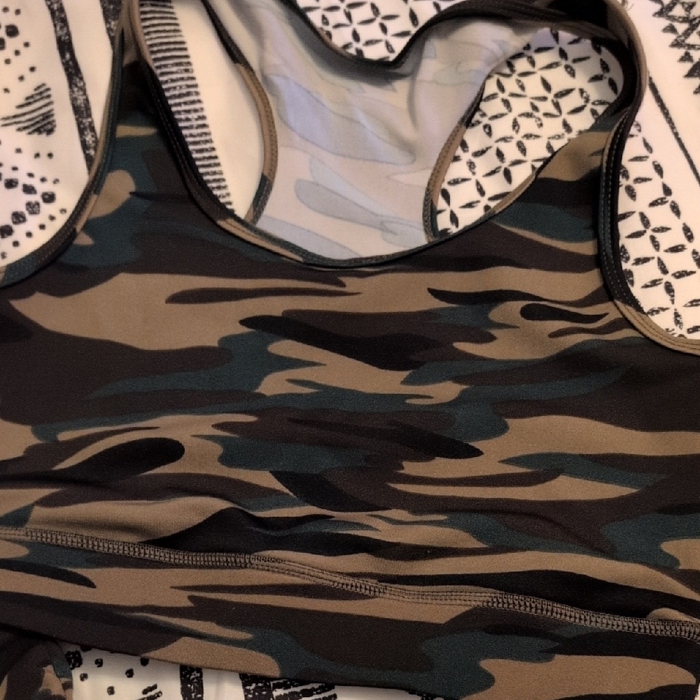 Camouflage Sports Bra and Leggings Set - Picture 4 of 10
